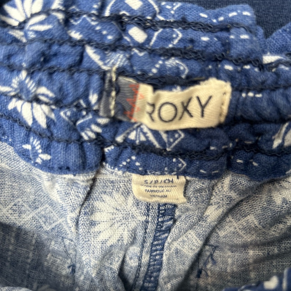 Roxy Women's Pants Color Blue & White Patterned Drawstring Pants Size Small - Picture 7 of 13